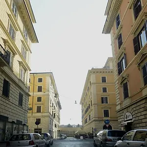Via Montebello Apartment Rome